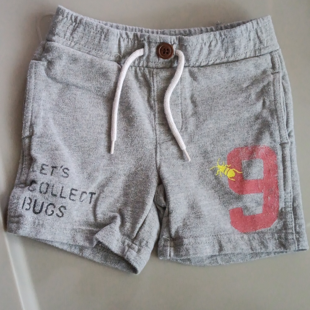 Gap soft cotton shorts with decals